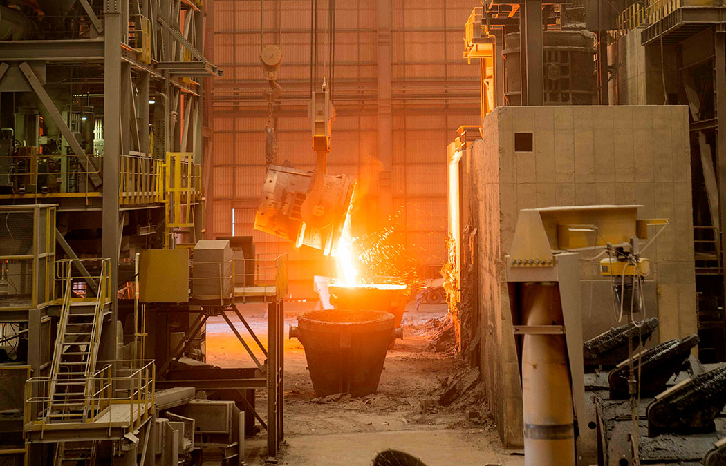 Morgan ladle crane pouring molten steel